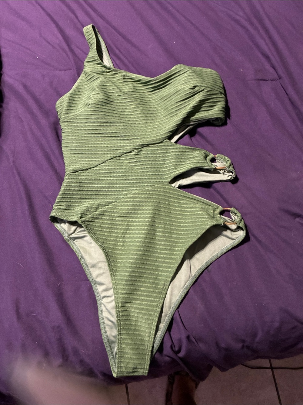 Asymmetrical Olive Green Women's One-Shoulder Swim Bodysuit